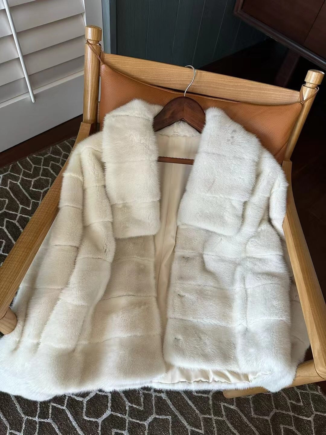 White mink fur