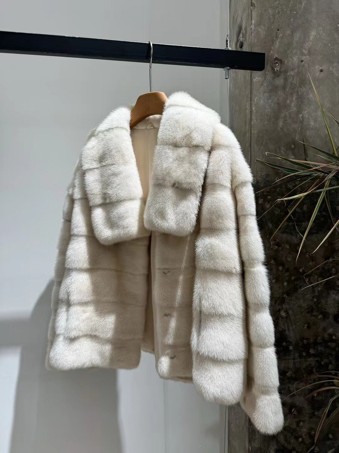 White mink fur