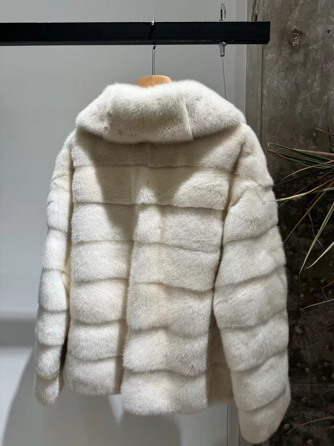 White mink fur