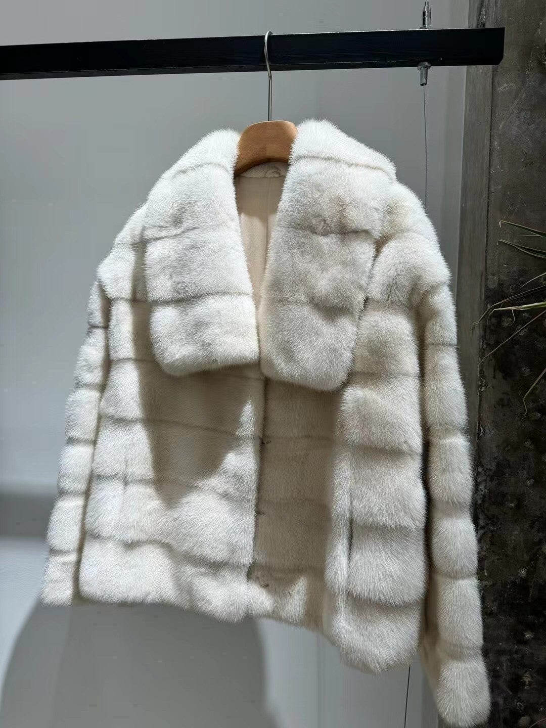 White mink fur