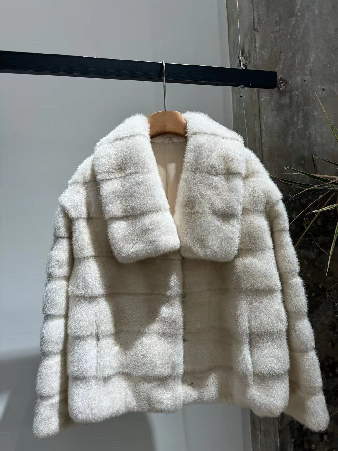 White mink fur