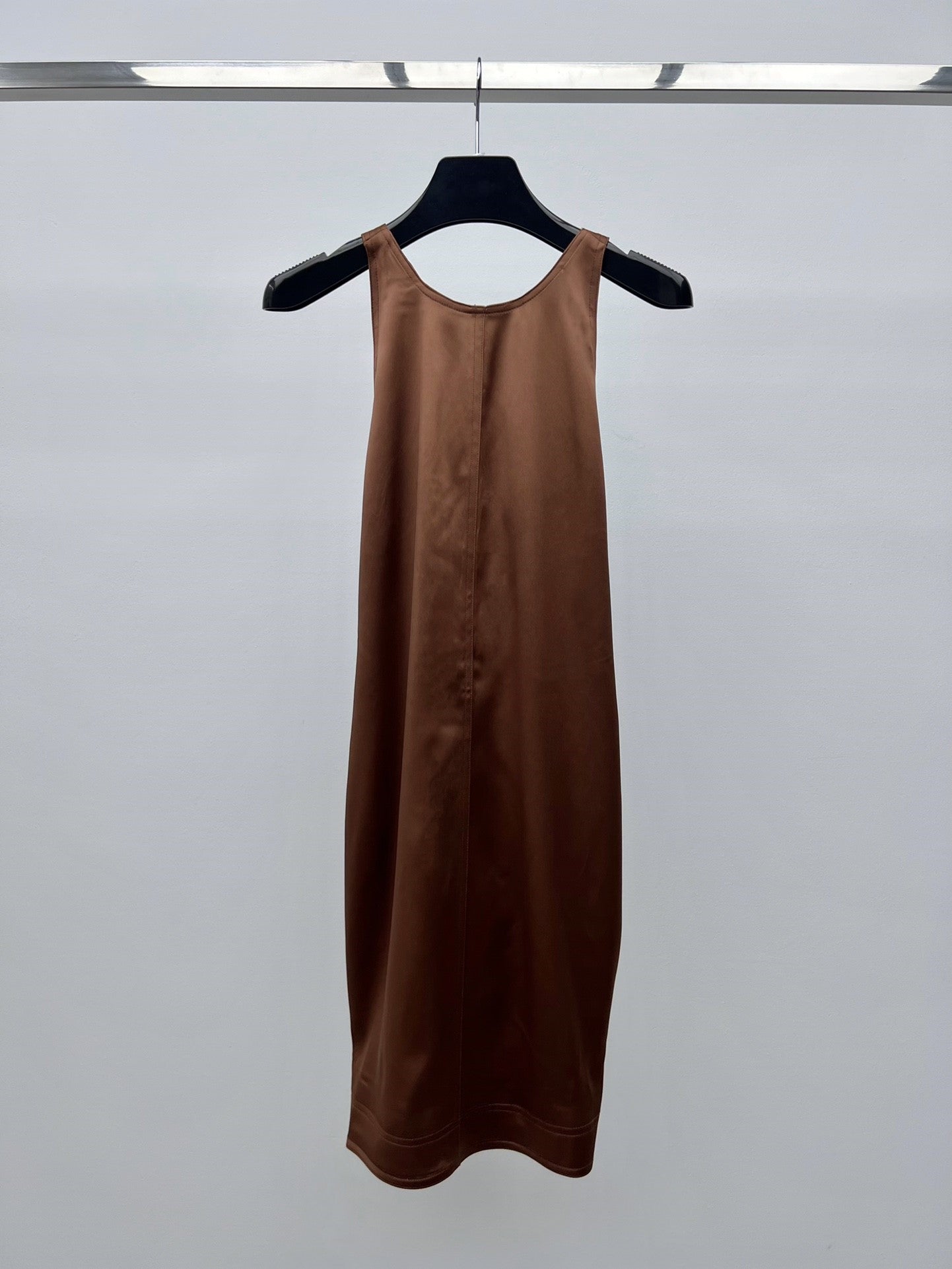 Satin backless dress