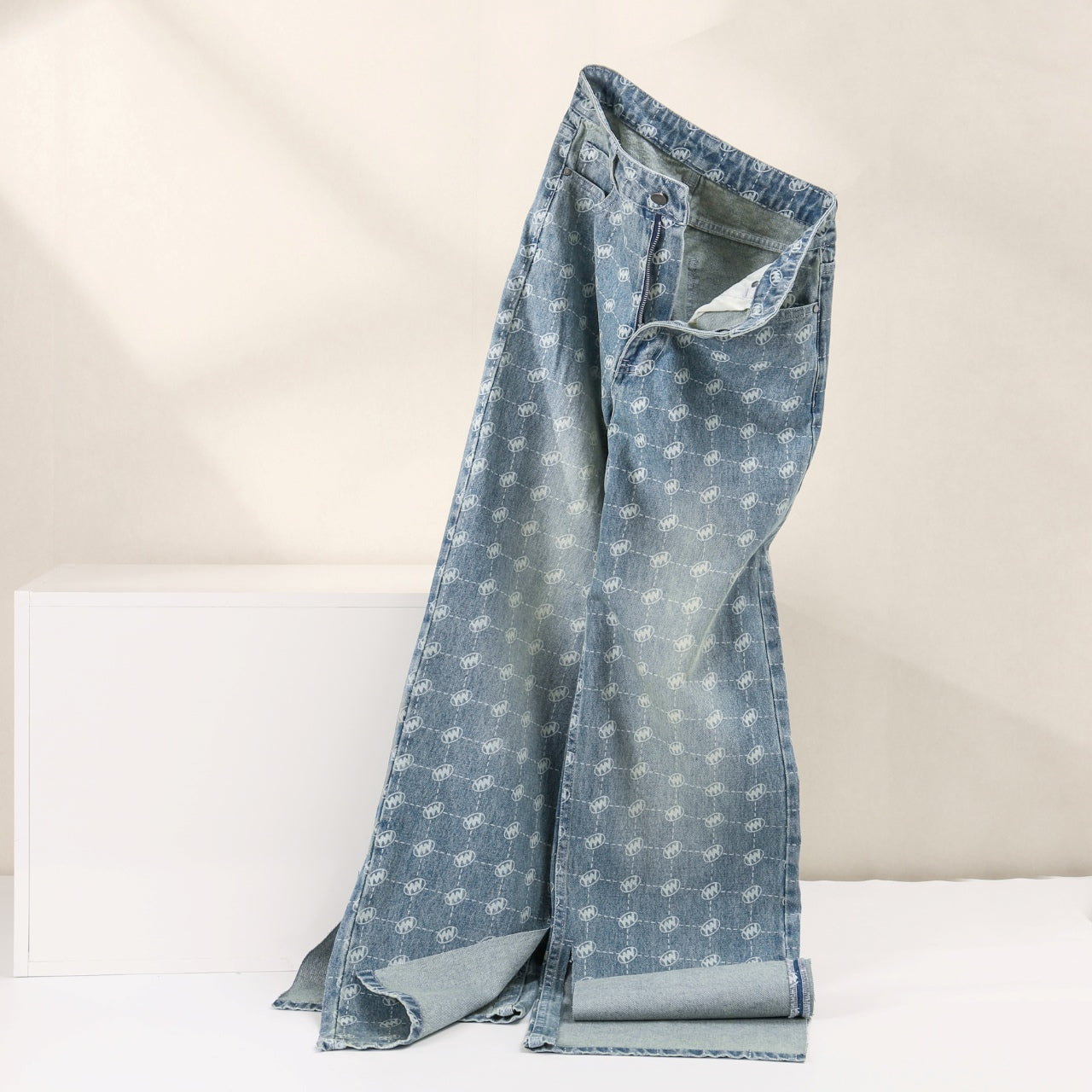 Slit denim straight pants