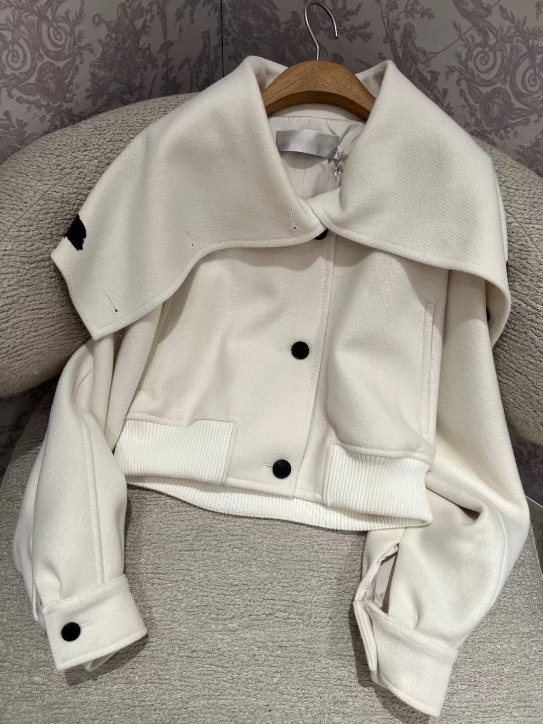 Navy collar jacket