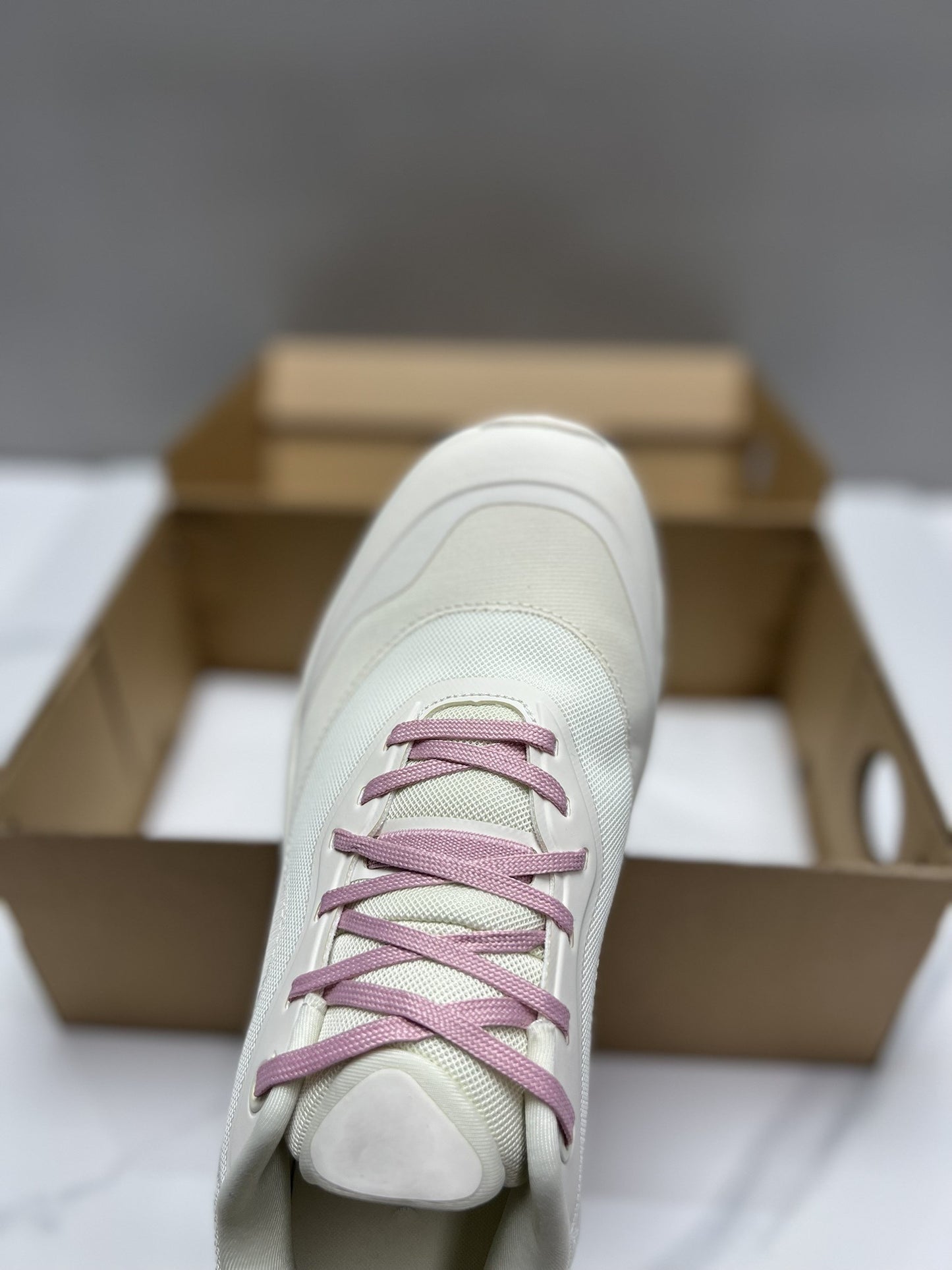 Casual sports running shoes