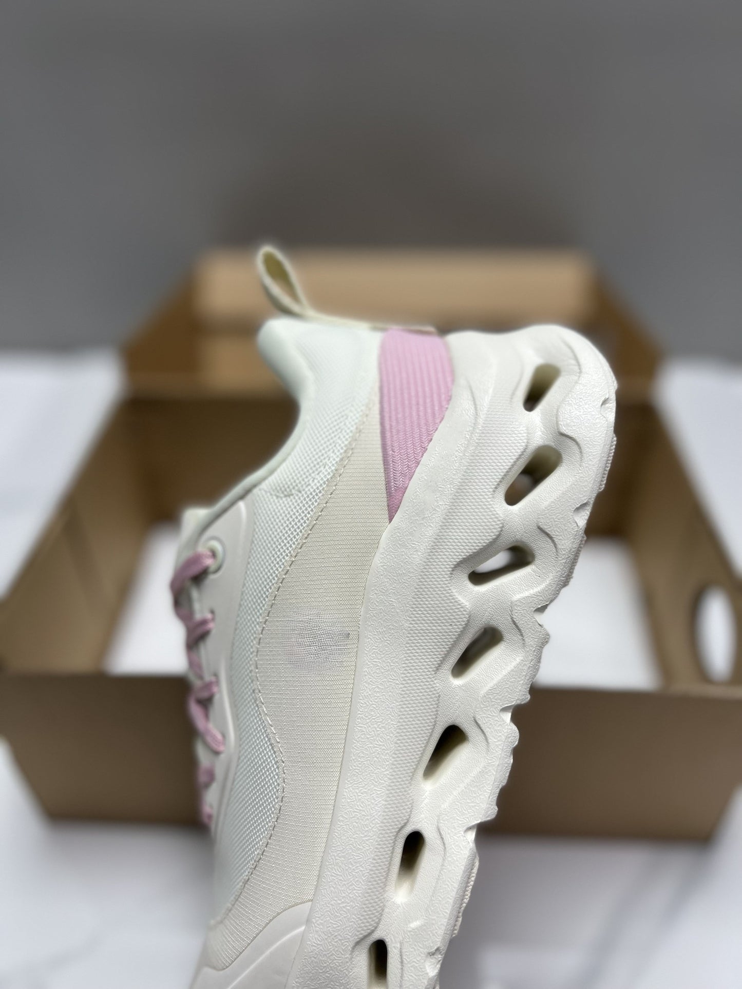 Casual sports running shoes