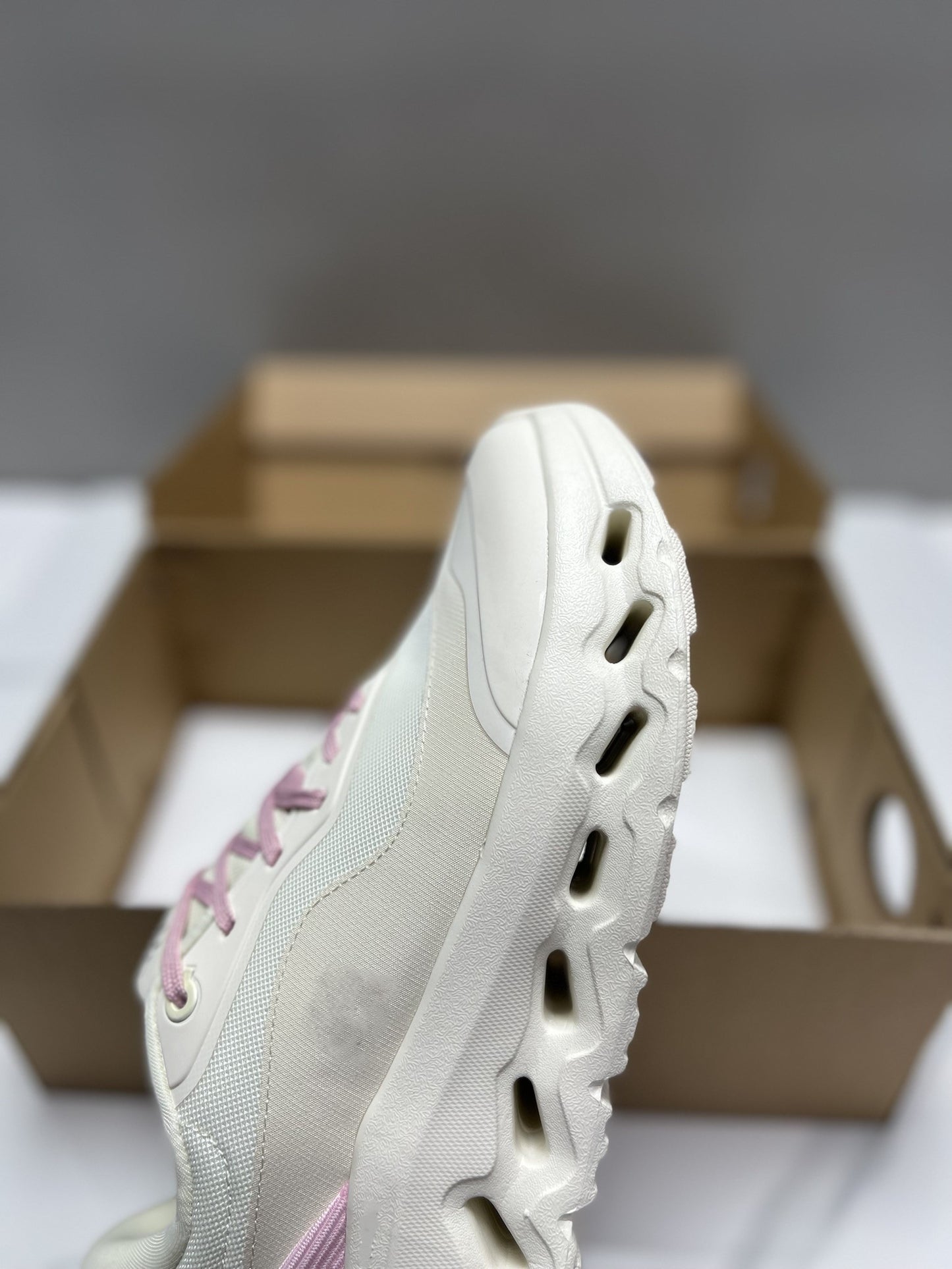 Casual sports running shoes