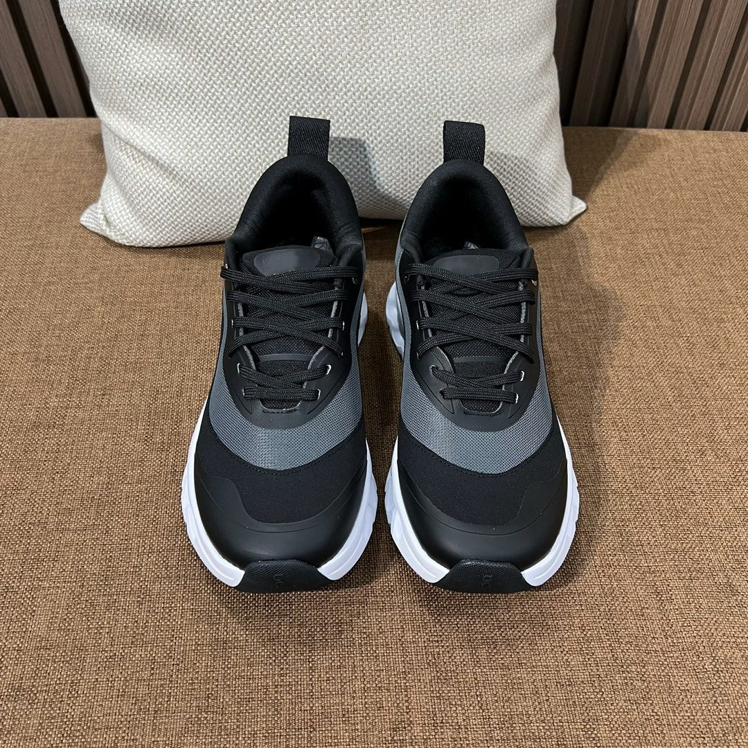 Casual sports running shoes