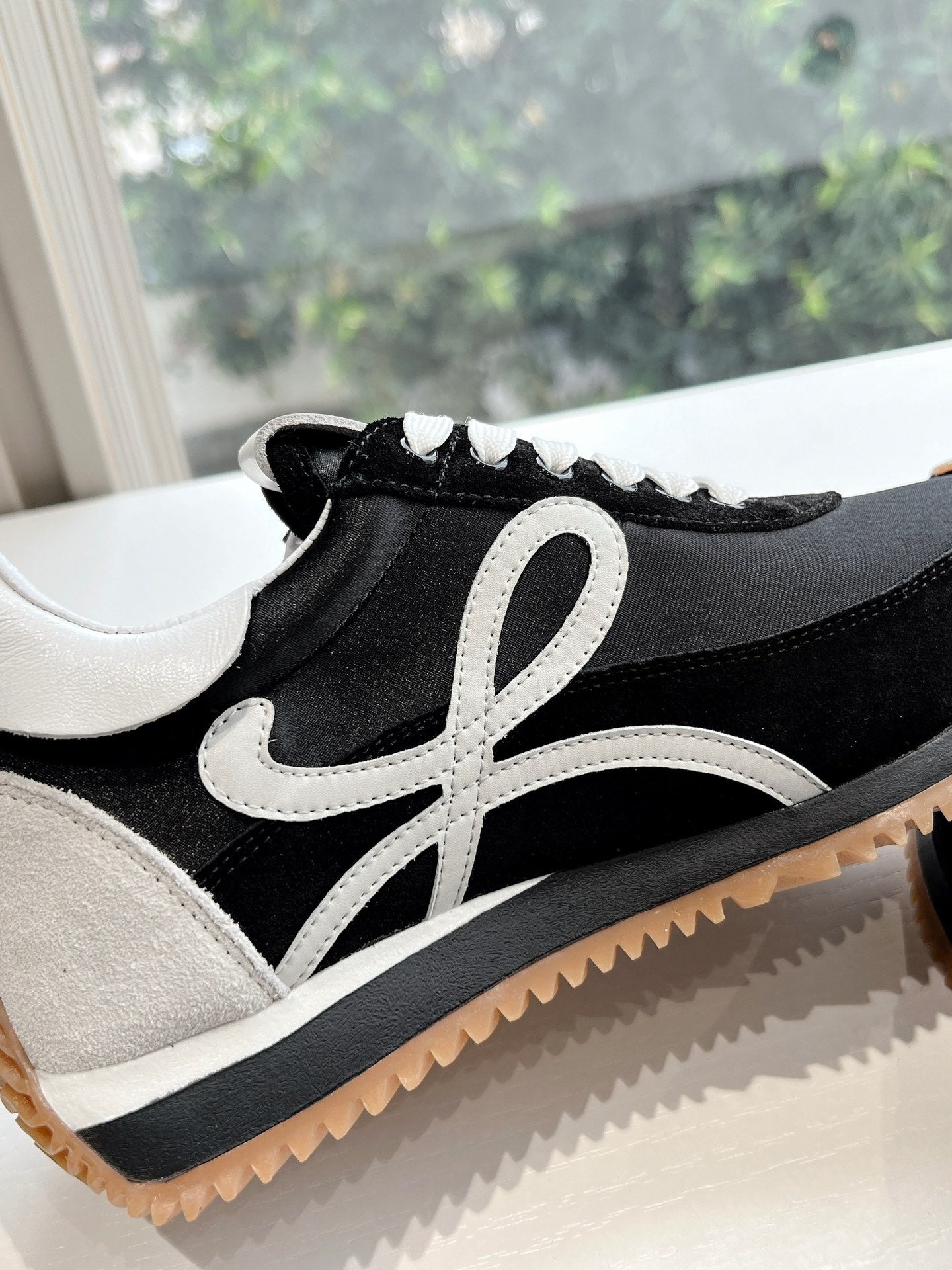 Colorblocked Dexterity Shoes
