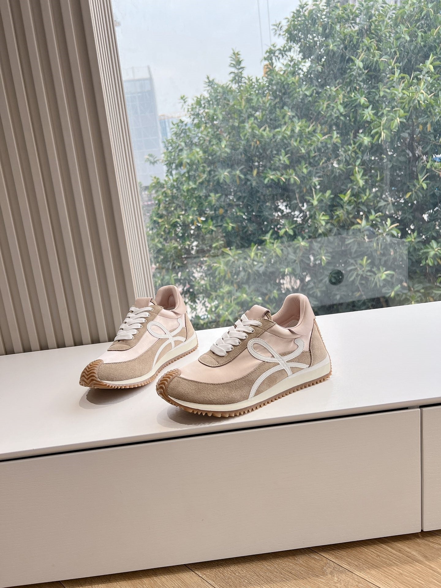 Colorblocked Dexterity Shoes