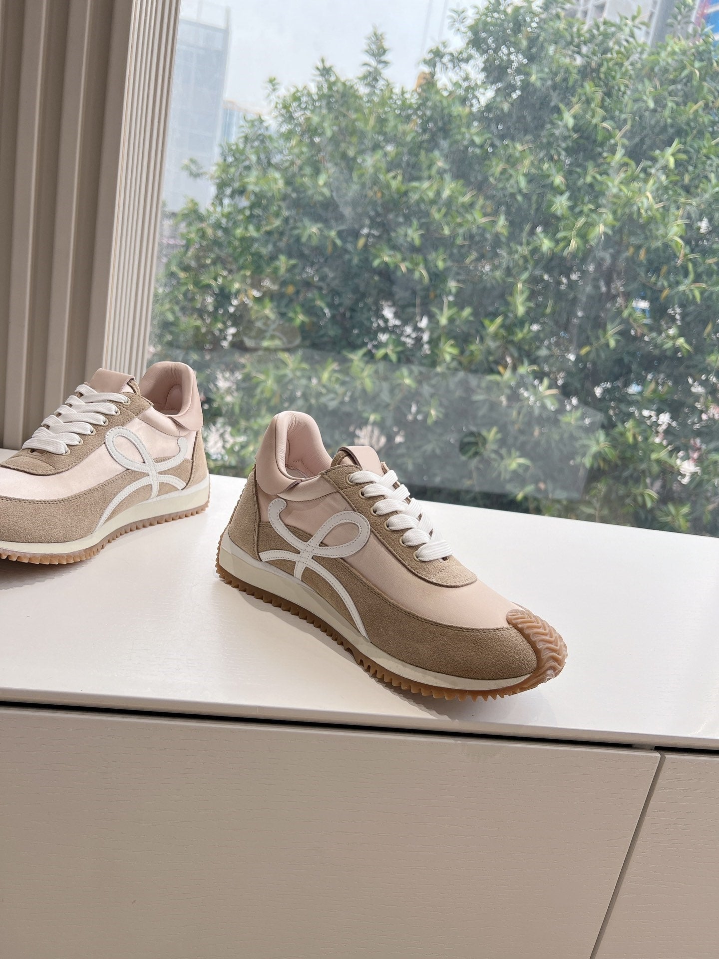 Colorblocked Dexterity Shoes