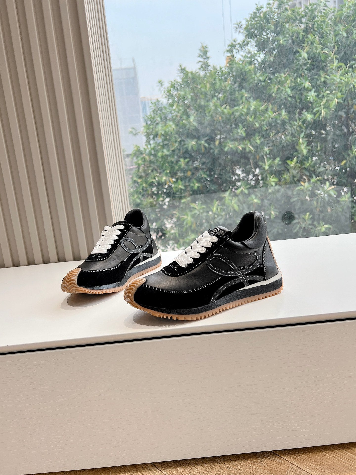 Colorblocked Dexterity Shoes