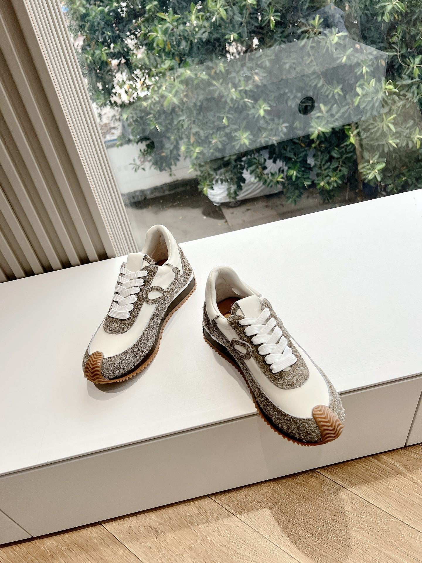 Colorblocked Dexterity Shoes