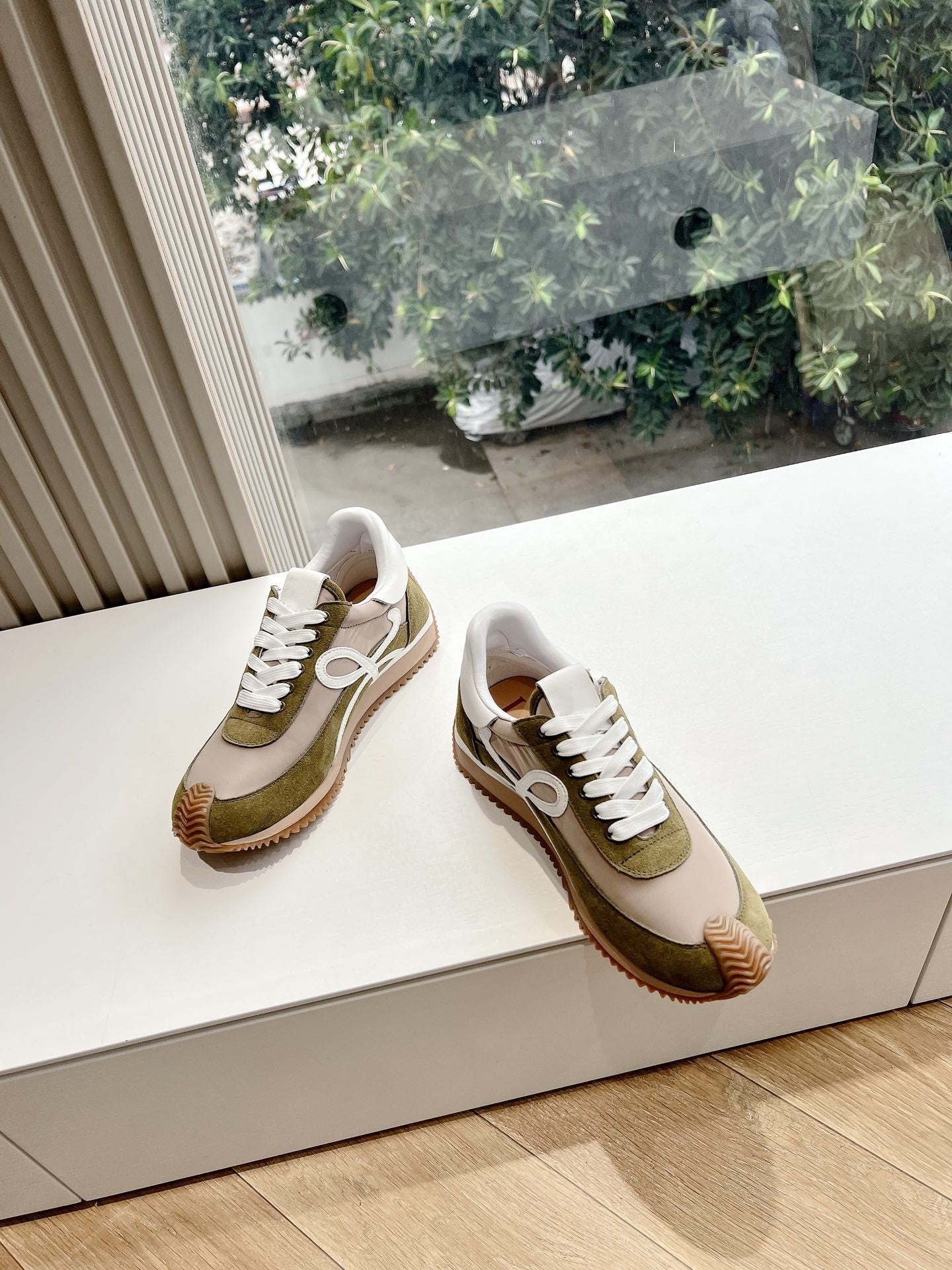Colorblocked Dexterity Shoes